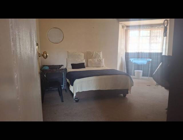 4 BEDROOM HOUSE FOR SALE IN KENILWORTH